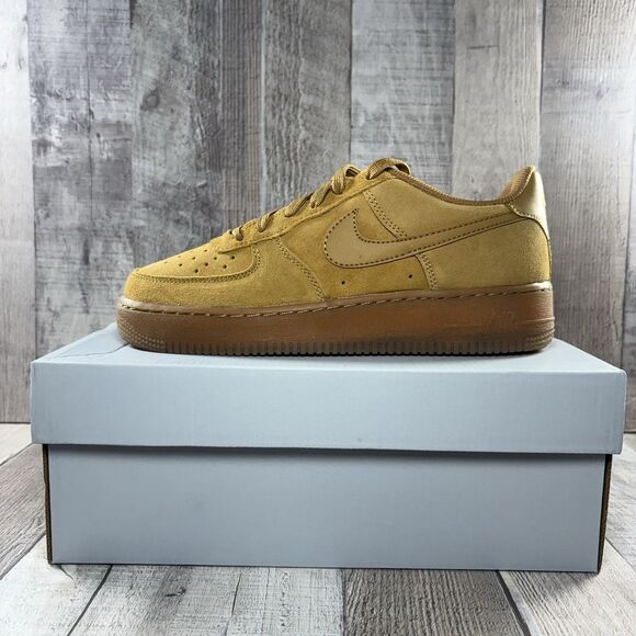 Nike Air Force 1 LV8 AF1 Wheat Gum Low Sneakers Suede Women's Size 8 I Kids 6.5Y - Picture 11 of 12